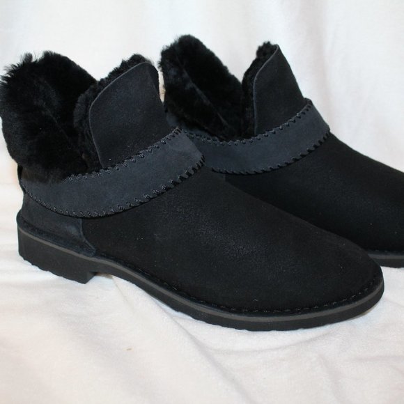 NEW UGG WOMEN'S MCKAY‎ ANKLE SUEDE SHEARLING LINED BOOTS BOOTIES BLACK - Picture 1 of 9